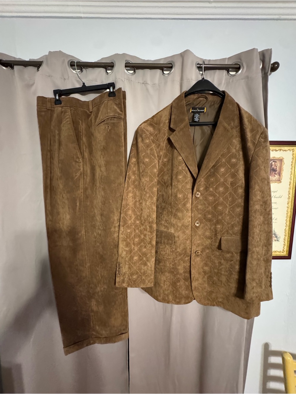 Steve Harvey Suit